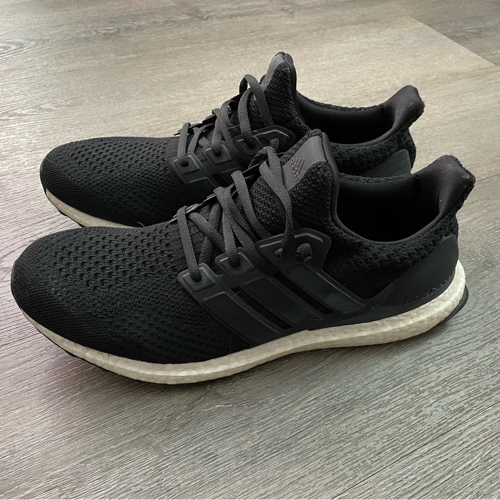 adidas Men's Ultraboost 5.0 DNA Running Shoe Sz 12 Black/Black/Beam Green
